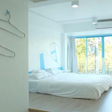 A Dude Mini Hostel (Adults Only) Chiang Mai Exterior photo