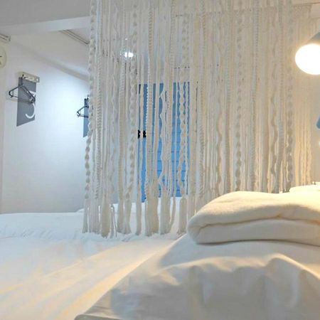 A Dude Mini Hostel (Adults Only) Chiang Mai Exterior photo