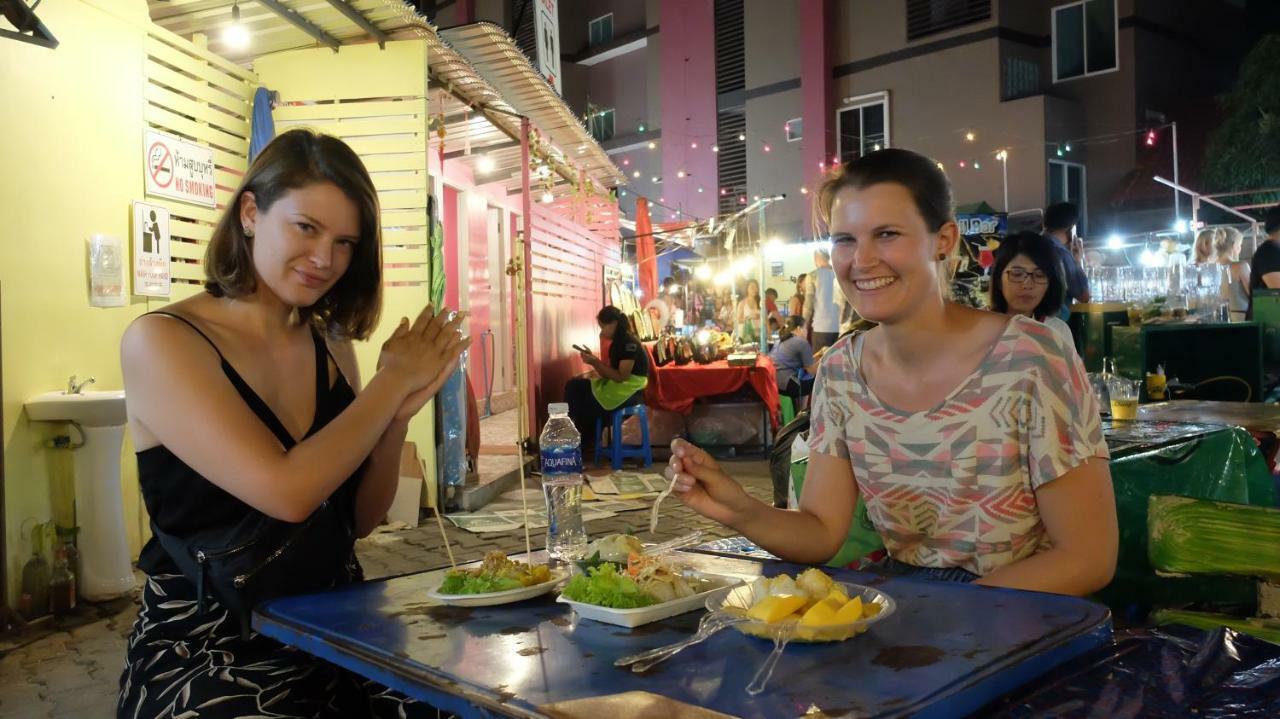 A Dude Mini Hostel (Adults Only) Chiang Mai Exterior photo