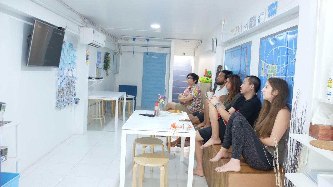 A Dude Mini Hostel (Adults Only) Chiang Mai Exterior photo