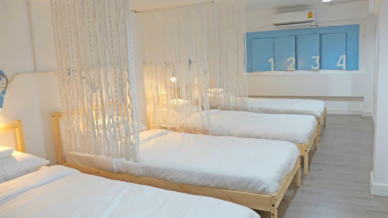 A Dude Mini Hostel (Adults Only) Chiang Mai Exterior photo