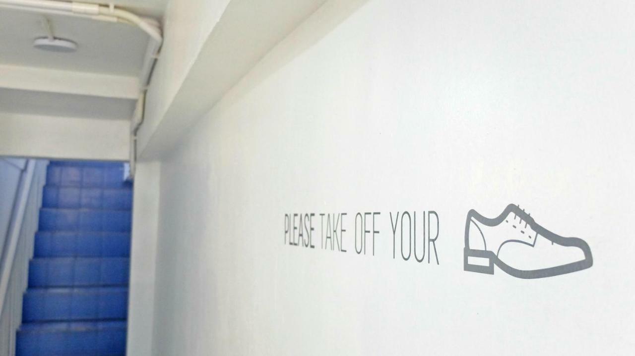 A Dude Mini Hostel (Adults Only) Chiang Mai Exterior photo