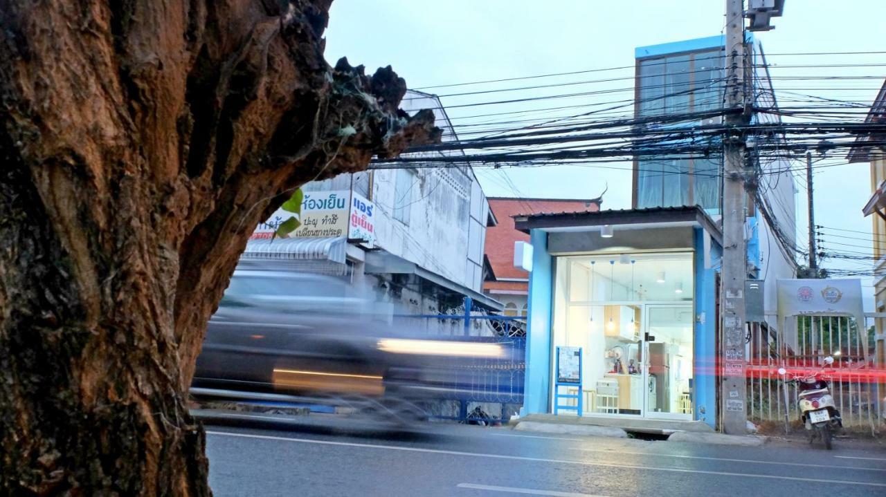 A Dude Mini Hostel (Adults Only) Chiang Mai Exterior photo