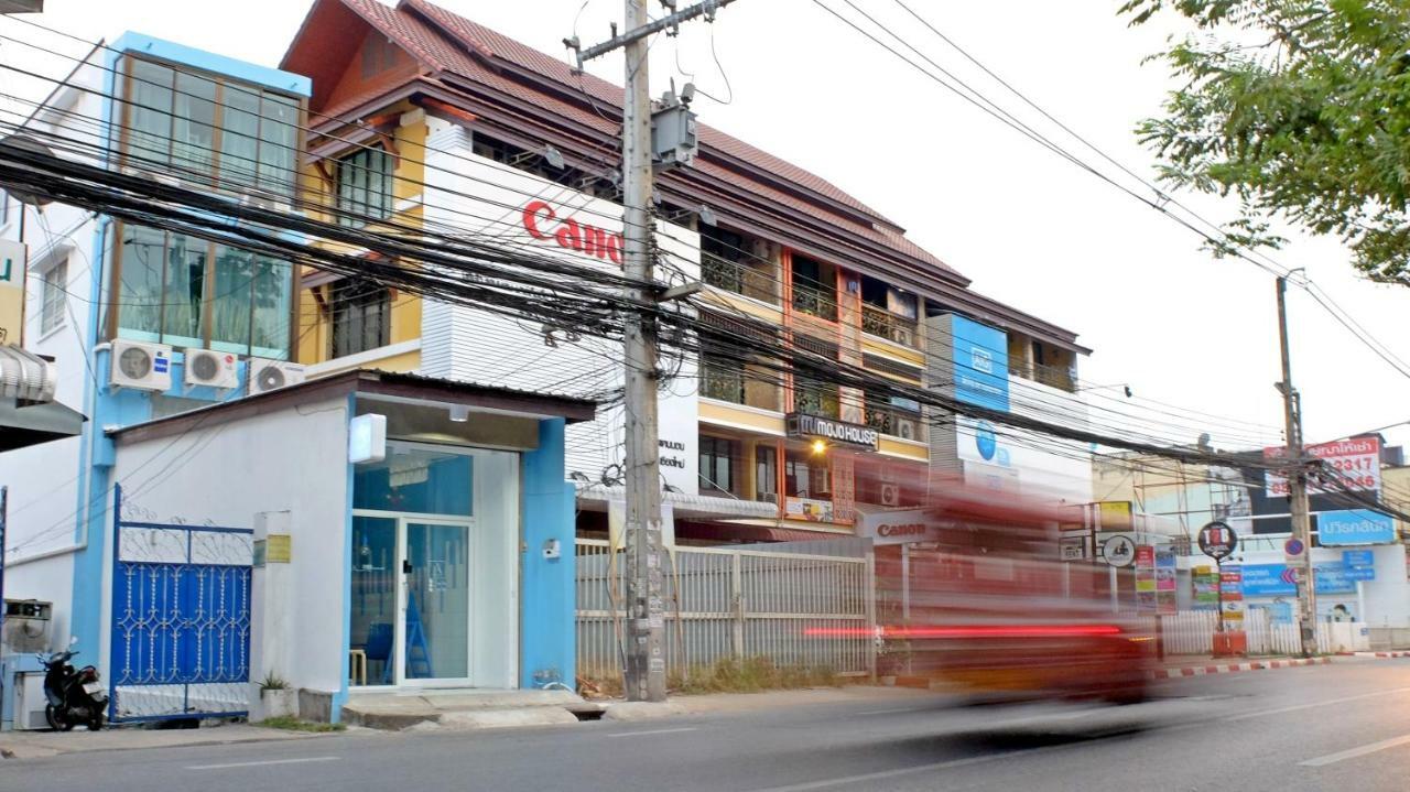 A Dude Mini Hostel (Adults Only) Chiang Mai Exterior photo